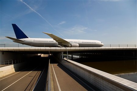 Taxiing on Schiphol Airport, Amsterdam, Holland Stock Photo - Budget Royalty-Free & Subscription, Code: 400-04483057