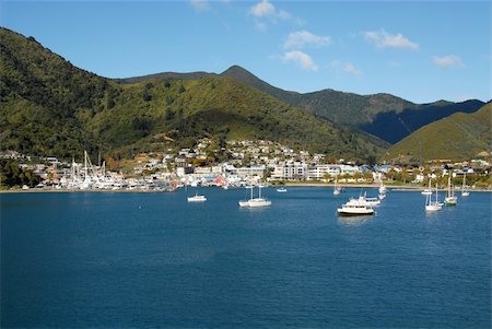 simsearch:400-04483118,k - Picton, New Zealand from the deck of an approaching interisland ferry Photographie de stock - Aubaine LD & Abonnement, Code: 400-04483118
