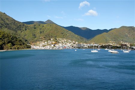simsearch:400-04483118,k - A view of Picton, New Zealand from the interisland ferry Photographie de stock - Aubaine LD & Abonnement, Code: 400-04483121