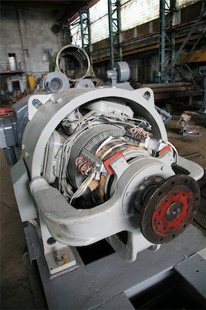 simsearch:400-06692901,k - The electric motor at a modern repair factory Foto de stock - Super Valor sin royalties y Suscripción, Código: 400-04483862