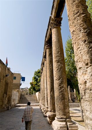 simsearch:400-04818378,k - Detail of antique street near Roman amphitheater in Amman, Al-Qasr site, Jordan Foto de stock - Super Valor sin royalties y Suscripción, Código: 400-04494045