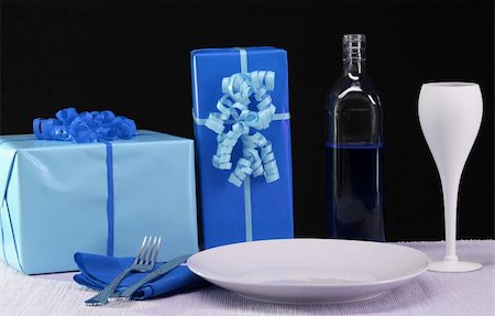 A festive party table with presents and drinks Stock Photo - Budget Royalty-Free & Subscription, Code: 400-04494806