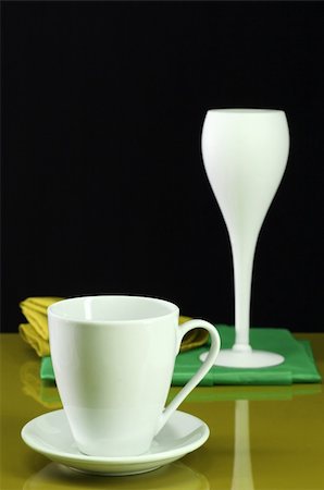 simsearch:400-04494810,k - Modern style table setting with coffee cup and wine glass Foto de stock - Super Valor sin royalties y Suscripción, Código: 400-04495559