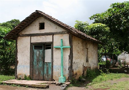 droga - A neglected catholic church in a rural area of Nigaragua Stock Photo - Budget Royalty-Free & Subscription, Code: 400-04497342