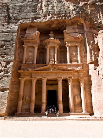 simsearch:400-04497075,k - Treasury temple detail of Nabatean temple or tomb in UNESCO town Petra (Al Khazneh), Jordan. Siq canyon. Photographie de stock - Aubaine LD & Abonnement, Code: 400-04498766