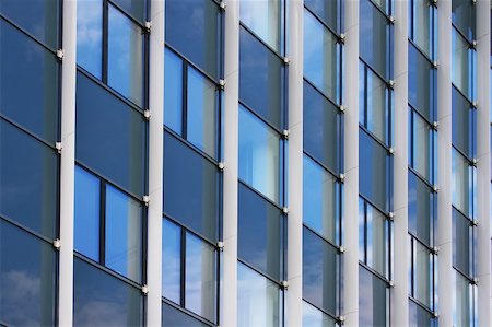 simsearch:400-04489488,k - sky reflection on front side of the office building Stock Photo - Budget Royalty-Free & Subscription, Code: 400-04499410
