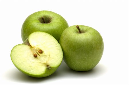 simsearch:400-06699773,k - fresh green apples on white background Photographie de stock - Aubaine LD & Abonnement, Code: 400-04499726