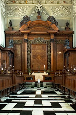 prayer candle and cross - The oldest university in the english speaking world (which is at oxford in england) comprises nearly forty colleges and attracts students from around the globe eager for an elite education in historic buildings and the best exam results under the leadership of famous teachers. Stock Photo - Budget Royalty-Free & Subscription, Code: 400-04490248