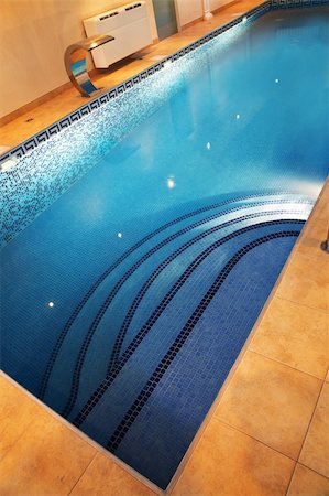 simsearch:400-03979104,k - Modern pool with illumination in luxurious hotel Stockbilder - Microstock & Abonnement, Bildnummer: 400-04490463
