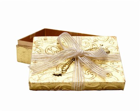 strikerx98 (artist) - A gold gift box waiting to be filled. Stock Photo - Budget Royalty-Free & Subscription, Code: 400-04490745