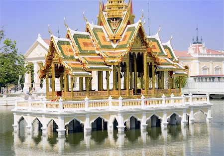 Bang Pa-In Palace Aisawan Thiphya-Art (Divine Seat of Personal Freedom) near Bangkok, Thailand. Foto de stock - Super Valor sin royalties y Suscripción, Código: 400-04493209