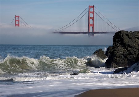 pacific coast highway - The Golden Gate Bridge in the early morning fog. San Francisco, California, United States. Stockbilder - Microstock & Abonnement, Bildnummer: 400-04504722