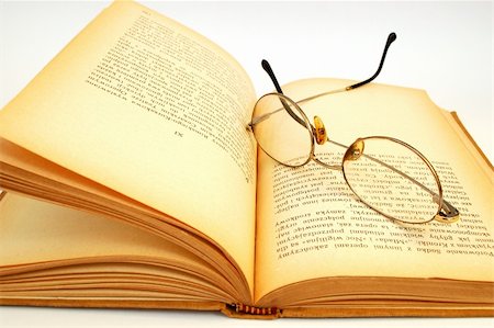 simsearch:400-04977232,k - vintage books on white Stockbilder - Microstock & Abonnement, Bildnummer: 400-04505954