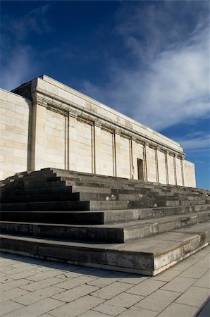 Main door with steps of Zeppelin Tribune, Nuremberg, Germany Foto de stock - Super Valor sin royalties y Suscripción, Código: 400-04508120