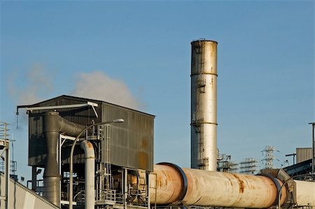 simsearch:400-05898394,k - Oil refinery complex with industrial pollution and emissions Stockbilder - Microstock & Abonnement, Bildnummer: 400-04508221