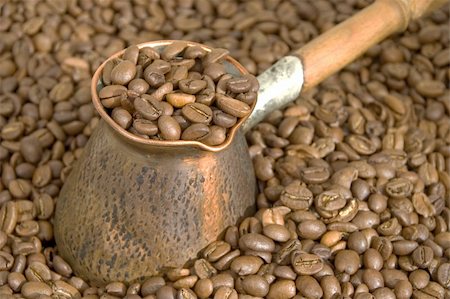 simsearch:400-07981187,k - Turkish coffee pot and coffee beans. Foto de stock - Royalty-Free Super Valor e Assinatura, Número: 400-04508334