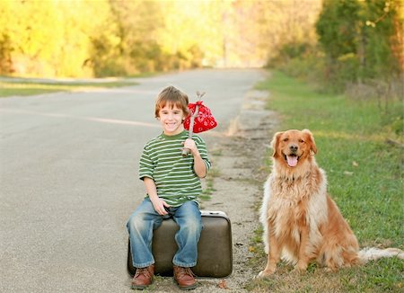 rural american and family - Little Boy Traveling with Suitcase and Dog Foto de stock - Super Valor sin royalties y Suscripción, Código: 400-04500202