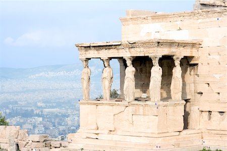 The Porch of the Maidens of the Erechtheum at the Acropolis of Athens in Athens, Greece. Foto de stock - Super Valor sin royalties y Suscripción, Código: 400-04500485