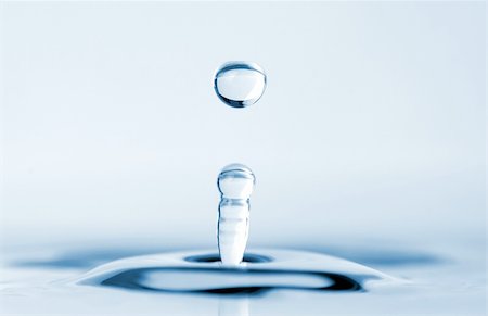 simsearch:614-06624533,k - isolated water droplet and tower of water Foto de stock - Super Valor sin royalties y Suscripción, Código: 400-04500978