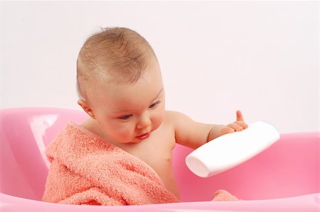 simsearch:400-05010125,k - baby bath #16 Photographie de stock - Aubaine LD & Abonnement, Code: 400-04514724