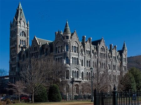 flock of birds in a building - Richmond Virginia's old city hall Photographie de stock - Aubaine LD & Abonnement, Code: 400-04515646