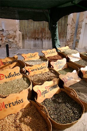 pepper mint tea - Store herbs and spices in a bazaar street Stock Photo - Budget Royalty-Free & Subscription, Code: 400-04516456