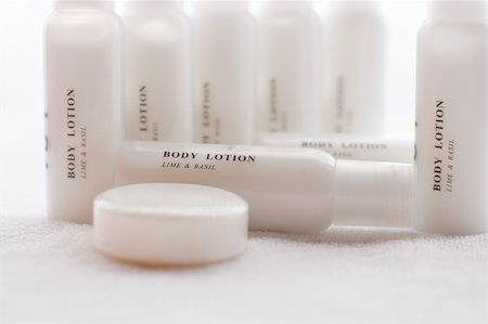 body lotion lime basil Stockbilder - Microstock & Abonnement, Bildnummer: 400-04518887