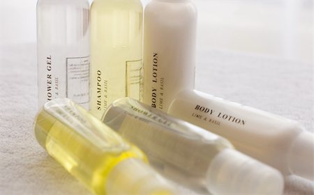 shower shampoo body lotion lime and basil Stockbilder - Microstock & Abonnement, Bildnummer: 400-04518890