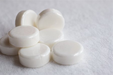 simsearch:633-02044482,k - bars of white soap Foto de stock - Royalty-Free Super Valor e Assinatura, Número: 400-04518892