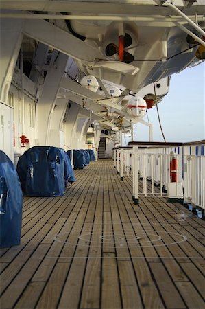 Cruise ship deck exterior. Photographie de stock - Aubaine LD & Abonnement, Code: 400-04519239