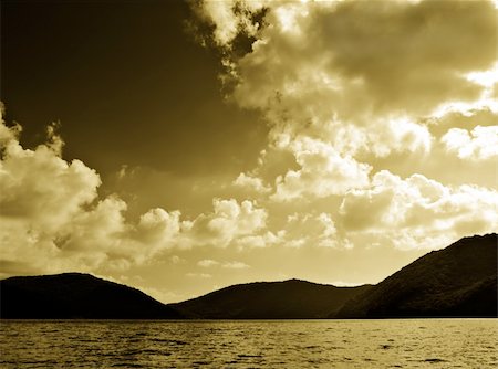 simsearch:400-05150143,k - Sepia toned image of mountains lake and cloudy sky Foto de stock - Super Valor sin royalties y Suscripción, Código: 400-04519381