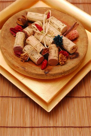 simsearch:400-04892457,k - Various Corks and Golden plate decoration Fotografie stock - Microstock e Abbonamento, Codice: 400-04510502