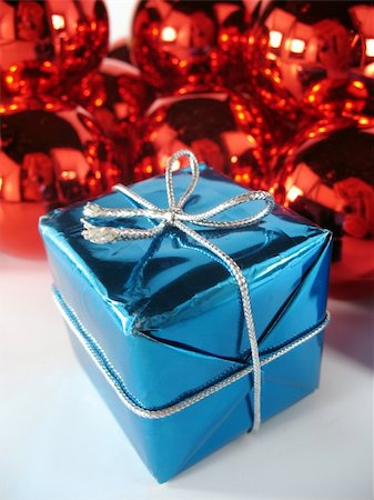 simsearch:400-06421347,k - Christmas present with a very special gift Stockbilder - Microstock & Abonnement, Bildnummer: 400-04511081