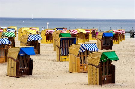 simsearch:400-09237669,k - Closed Beach chairs in Germany near Baltic sea Stock Photo - Budget Royalty-Free & Subscription, Code: 400-04511372