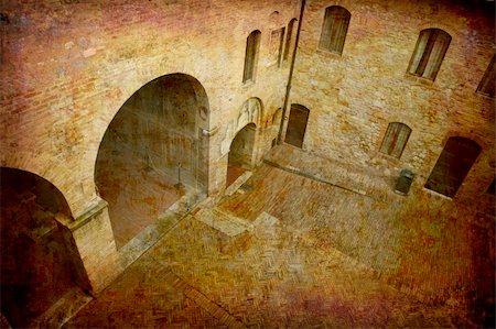 simsearch:400-04563173,k - Artistic work of my own in retro style - Postcard from Italy. - Palazzo Communale San Gimignano - Tuscany. Foto de stock - Super Valor sin royalties y Suscripción, Código: 400-04512319