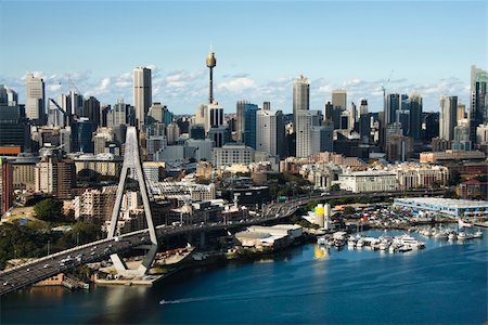 simsearch:400-04006297,k - Aerial view of Anzac Bridge and downtown buildings in Sydney, Australia. Foto de stock - Royalty-Free Super Valor e Assinatura, Número: 400-04512381