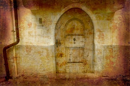 simsearch:400-04563173,k - Artistic work of my own in retro style - Postcard from Italy. - Nice old door - Chiusa. Foto de stock - Super Valor sin royalties y Suscripción, Código: 400-04512567