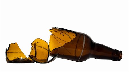 Wreck of broken brown bottle of bear Stockbilder - Microstock & Abonnement, Bildnummer: 400-04524408