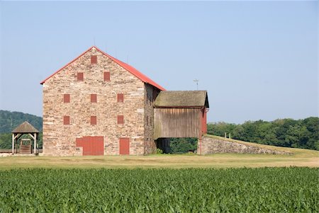 stone walls in meadows - Stone barn out in the middle of a corn field. Stock Photo - Budget Royalty-Free & Subscription, Code: 400-04526184