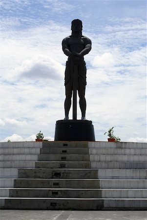 Monument of freedom in the centre of Manila Foto de stock - Super Valor sin royalties y Suscripción, Código: 400-04526272