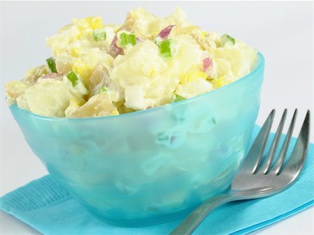 A delicious bowl of creamy potato salad. Foto de stock - Super Valor sin royalties y Suscripción, Código: 400-04527140