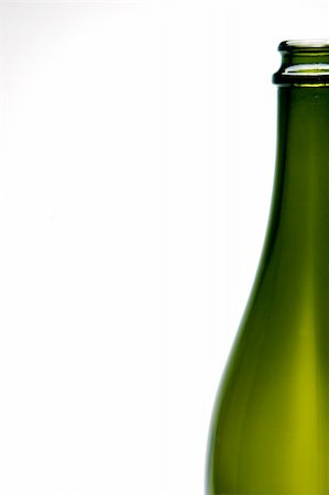 Sparkling wine isolated against a black and white background Stock Photo - Budget Royalty-Free & Subscription, Code: 400-04527363
