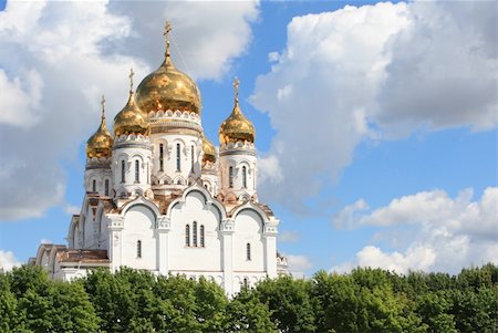 russia gold - Russian orthodox church with gold domes Stock Photo - Budget Royalty-Free & Subscription, Code: 400-04528646