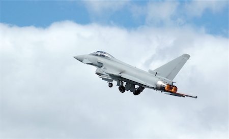 simsearch:400-04288052,k - euro fighter: typhoon military jet on take-off Stock Photo - Budget Royalty-Free & Subscription, Code: 400-04529111