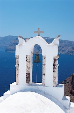 simsearch:400-07036808,k - Wonderful view of City buildings and bay on Santorini, Greece Foto de stock - Royalty-Free Super Valor e Assinatura, Número: 400-04529146