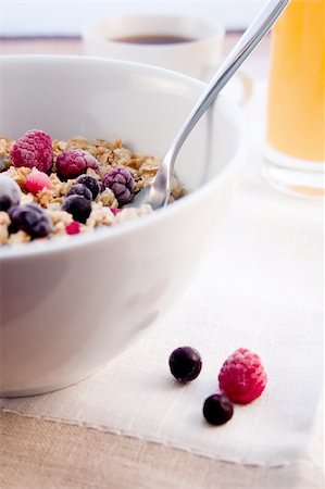 simsearch:400-04416748,k - A nice breakfast with cereals and orange juice Stock Photo - Budget Royalty-Free & Subscription, Code: 400-04529398