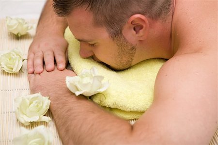 man relaxing in spa salon Foto de stock - Super Valor sin royalties y Suscripción, Código: 400-04529637