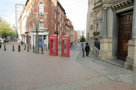 simsearch:400-05375861,k - Old Telephone Box in Birmingham, Victoria square (England). Foto de stock - Super Valor sin royalties y Suscripción, Código: 400-04520509