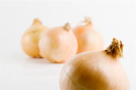 simsearch:400-03986789,k - A group of onions Photographie de stock - Aubaine LD & Abonnement, Code: 400-04520800