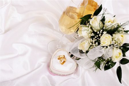 wedding bouquet and champagne Stock Photo - Budget Royalty-Free & Subscription, Code: 400-04522170